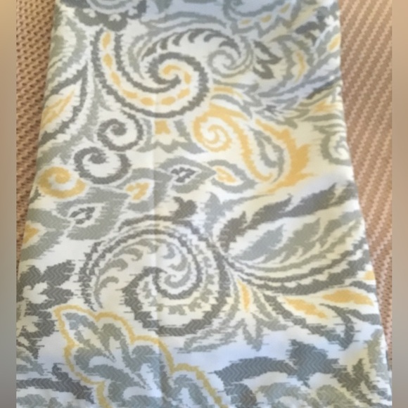 Threshold shower curtain. - Picture 2 of 5